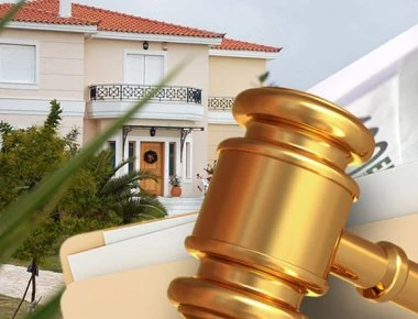 H λίστα των επωνύμων που τα έχασαν όλα: Οι βίλες τους βγαίνουν στο «σφυρί» (φωτό)